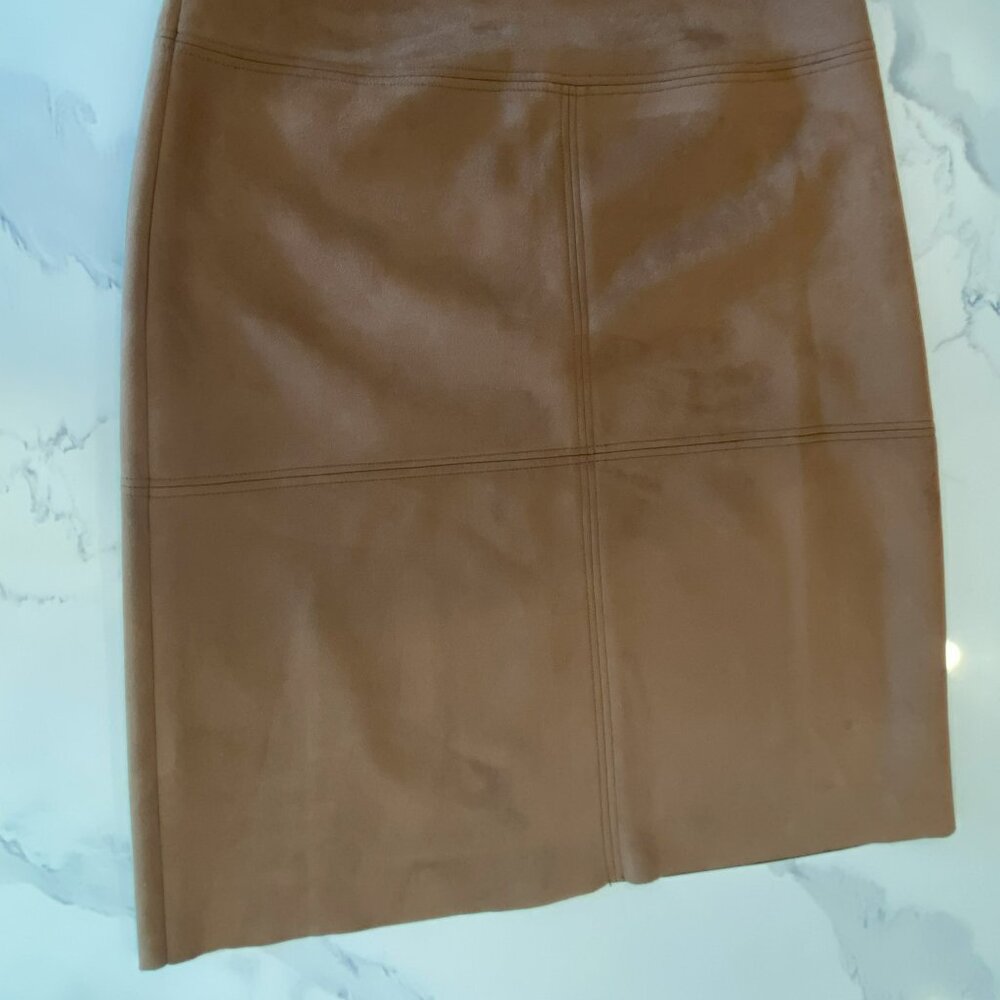 Chaps Faux Suede Midi Camel/Brown Skirt Size 8 - Picture 4 of 7